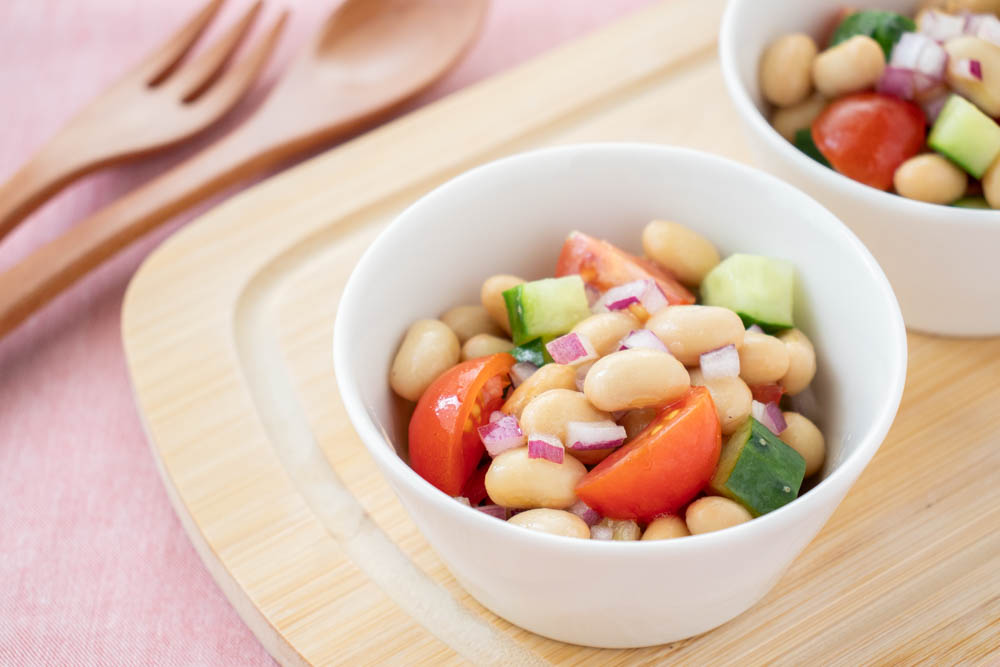 蒸し大豆の彩りサラダ