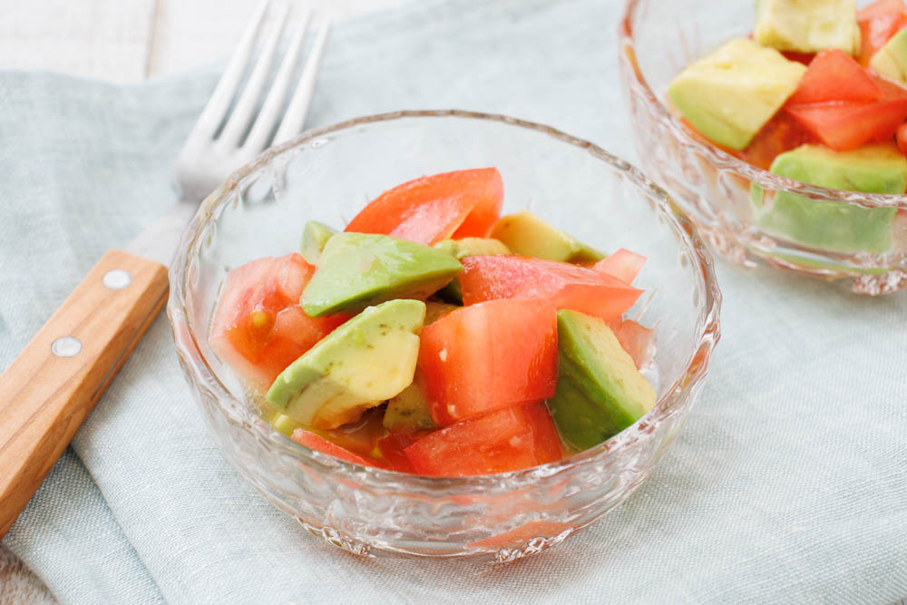 アボカドとトマトの白だしマリネ